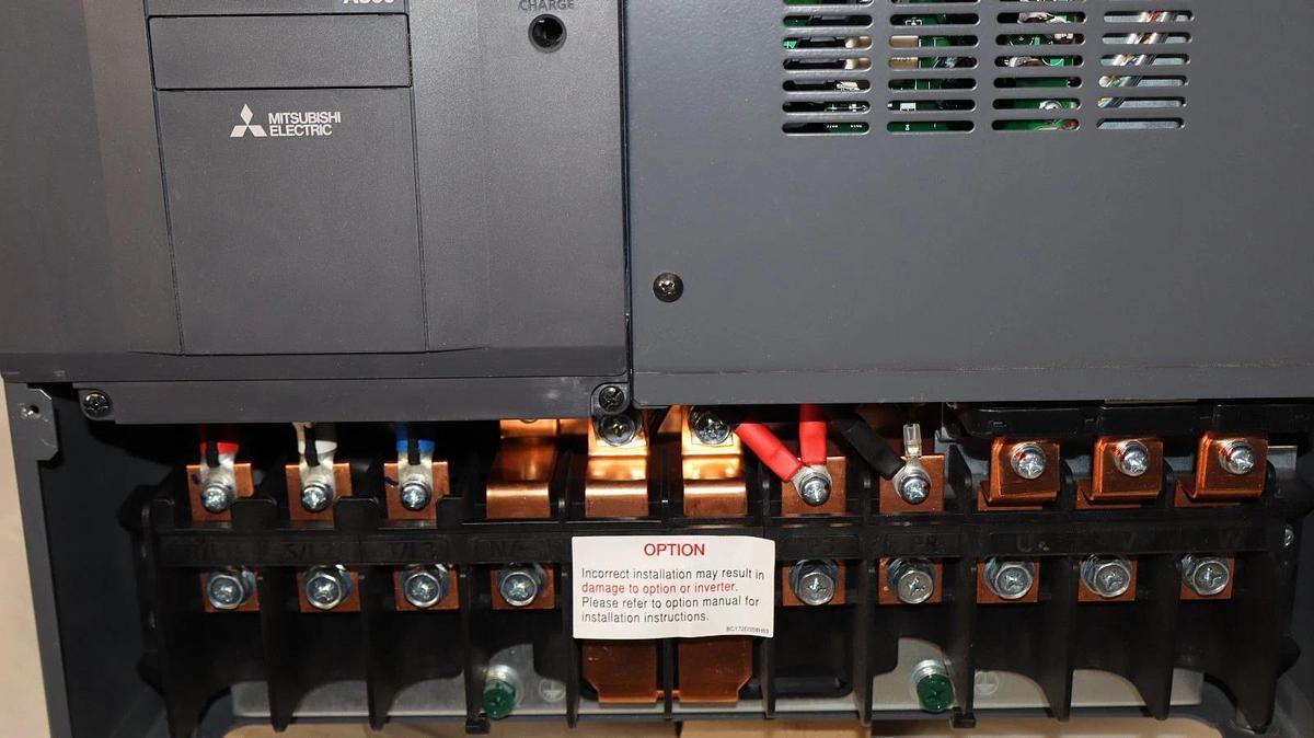 Mitsubishi Inverter Drive FR-A840-01160-1-60 FRA84001160160 3ph 380-500 60hp NOS