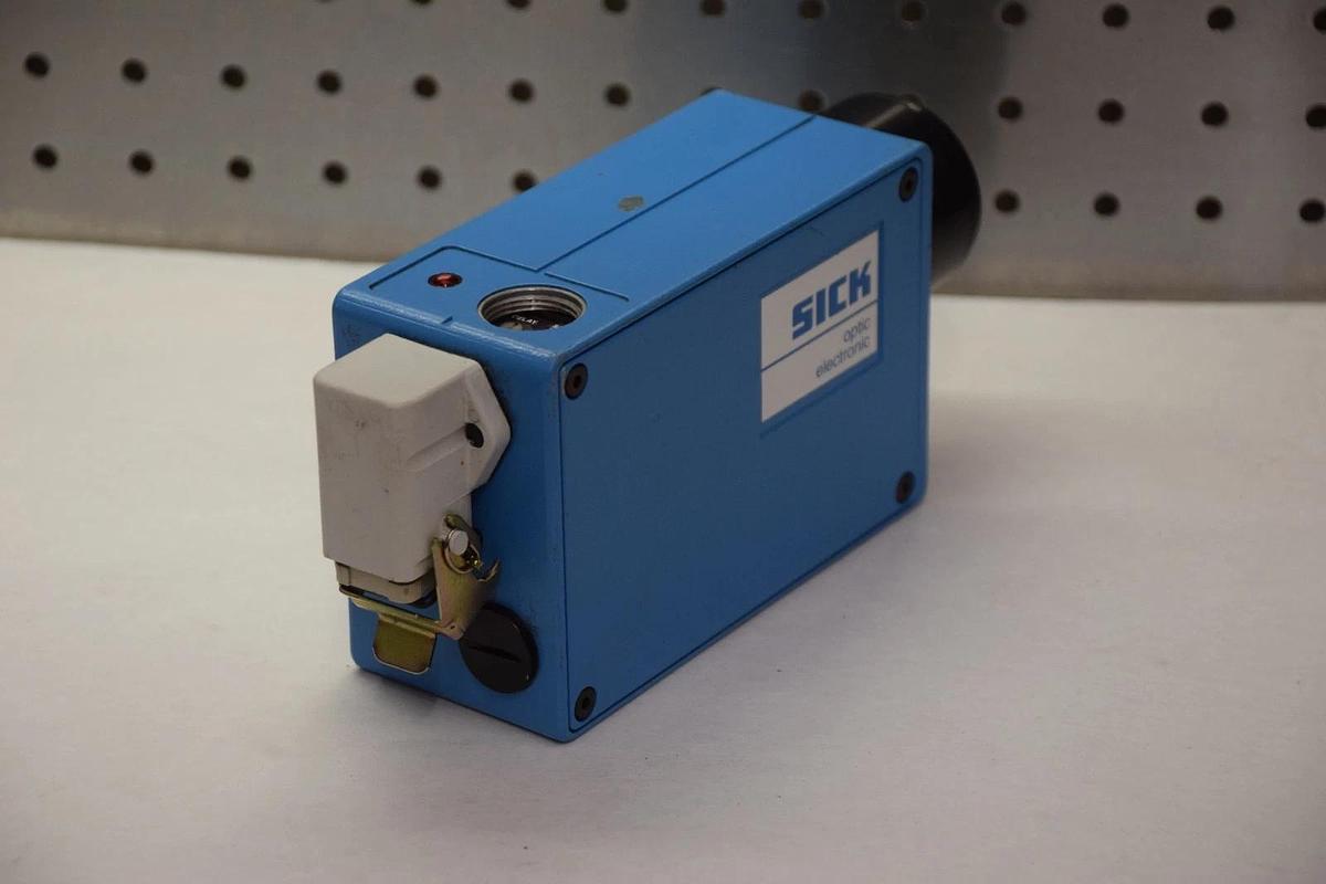 Used SICK LUT1500 Sick optic electronic scanner sensor LUT1-500 1 007 597 9941 0087