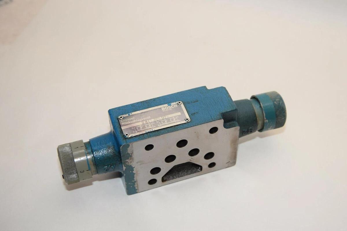Used Bosch Hydraulic Valve Choke Stack Valve regulator 0811320022  0 811 320 022
