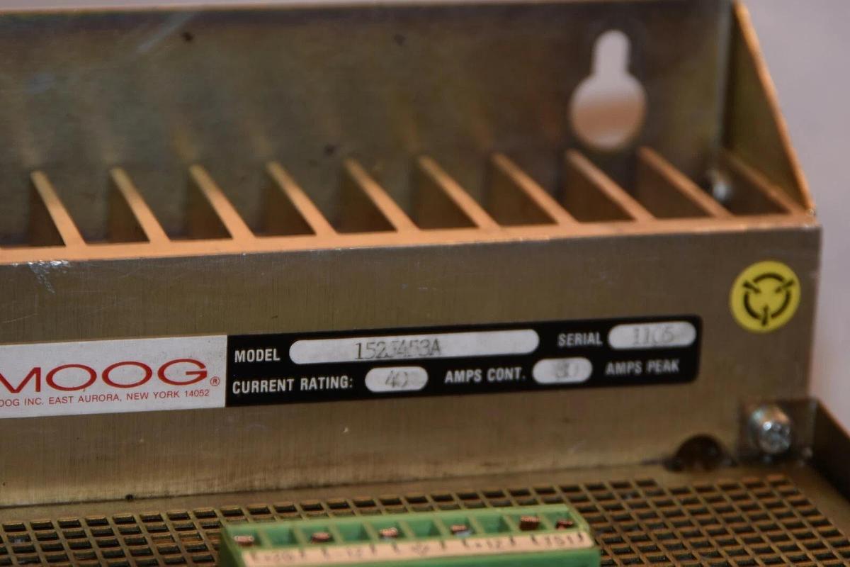 Used MOOG 152J453A 40A Brushless Servo Controller Drive