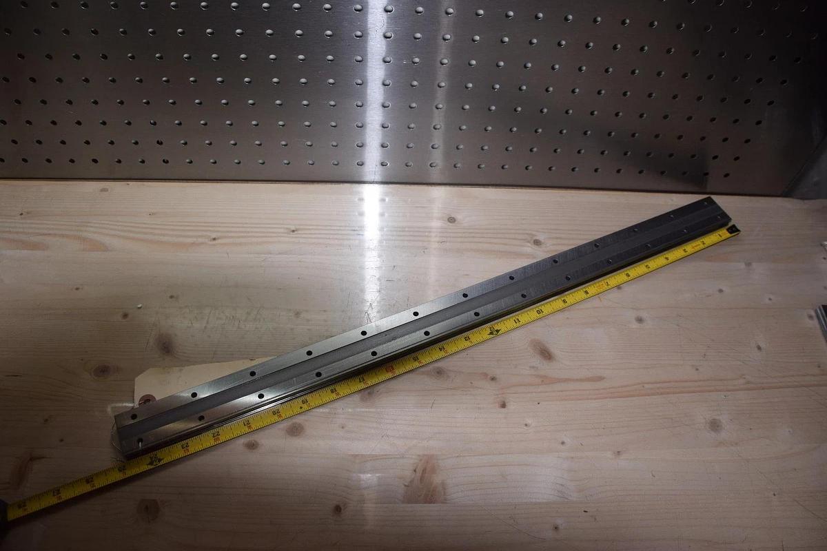 Used NB SGW21-630-Z 630mm 24.75" PLATED LINEAR GUIDE RAIL
