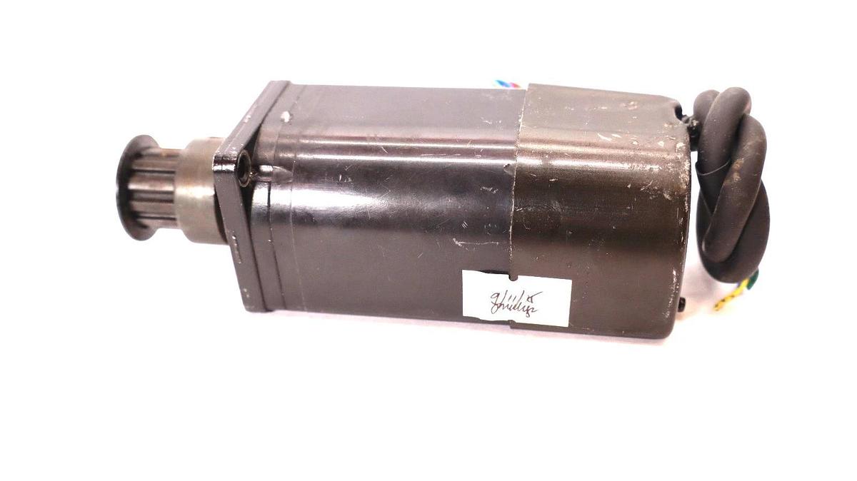 Yaskawa Electric AC Servo Motor SGM-01A312 100W 200V 0.87A SGM01A312 (Refurb)