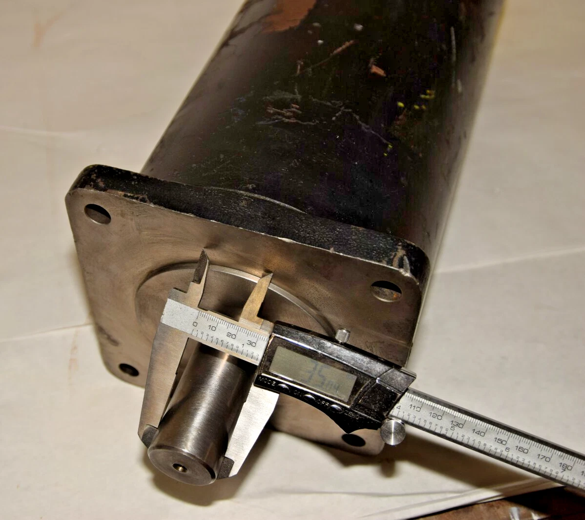 Fanuc DC Servo Motor 30M A06B-0653-B011 A06B0653B011