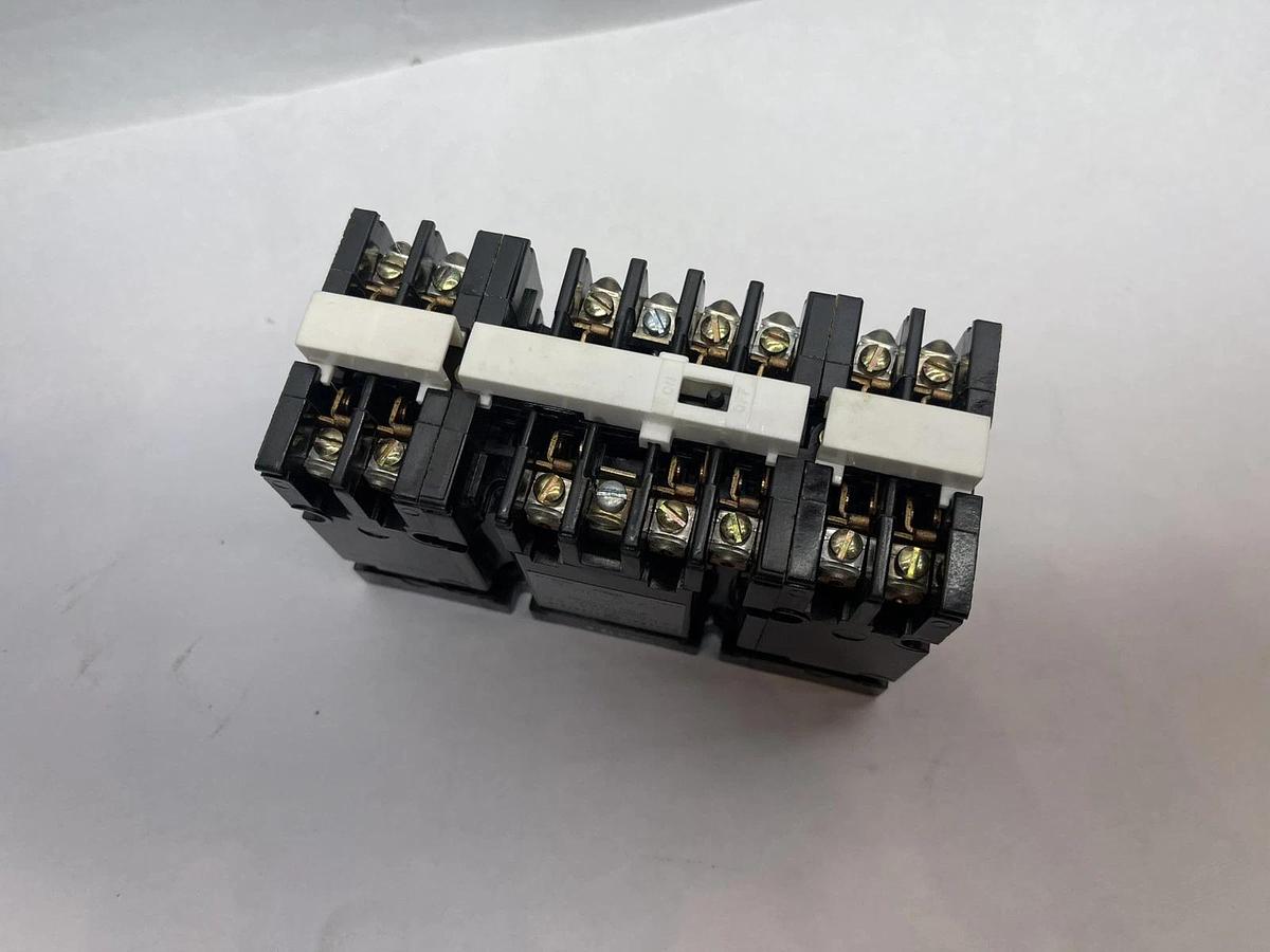 GENERAL ELECTRIC GE INDUSTRIAL RELAY 120AD07041AA 125 V 125V NEW