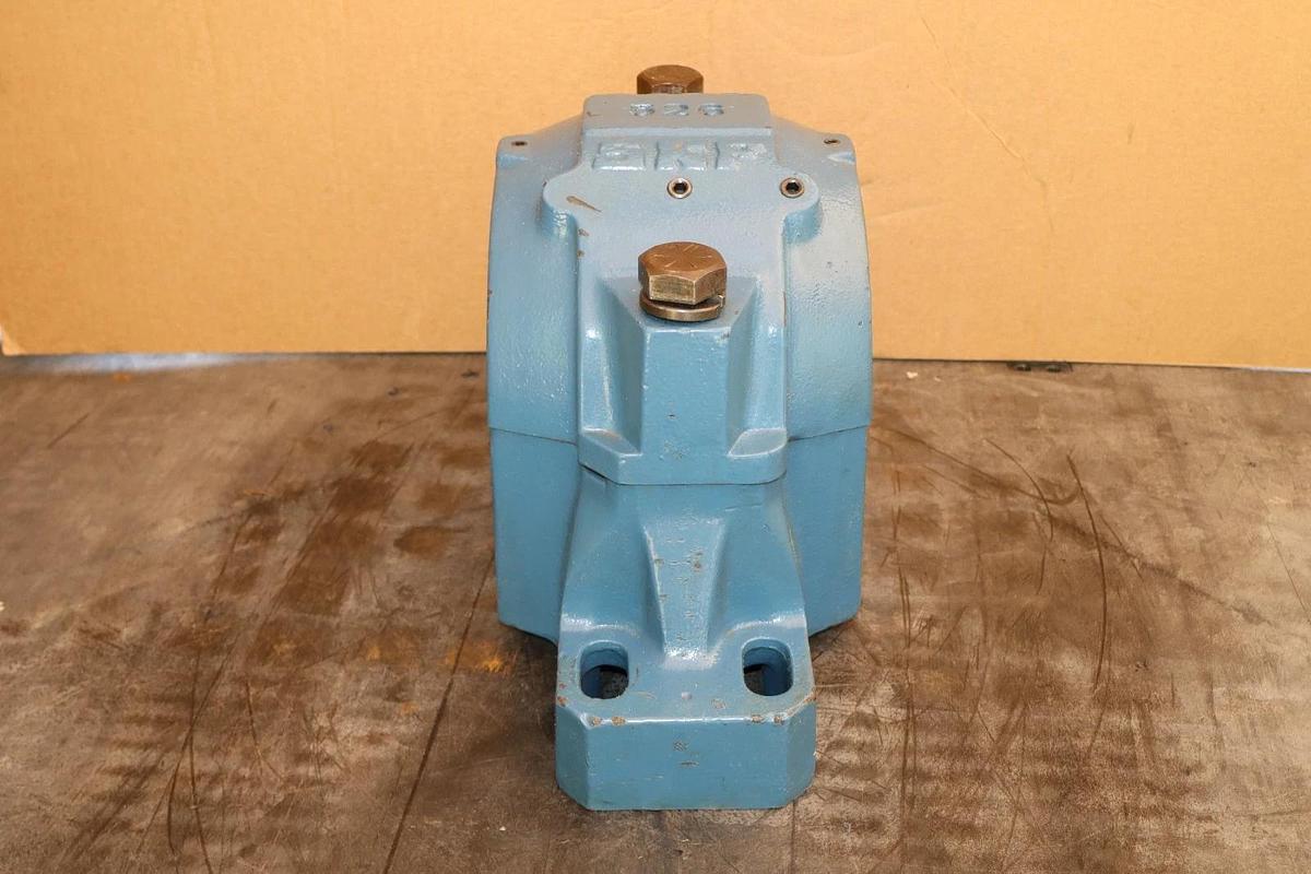Refurbished SKF Pillow Block HOUSING 4-Bolt SAF-526 SAF 526 SAF526 *Refurbished*