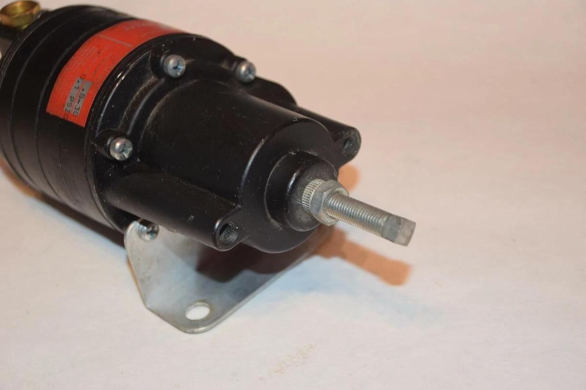 Used FAIRCHILD MODEL 24 0.5-30 SPRING RANGE 10-120psig Snap Acting ON/OFF Relay