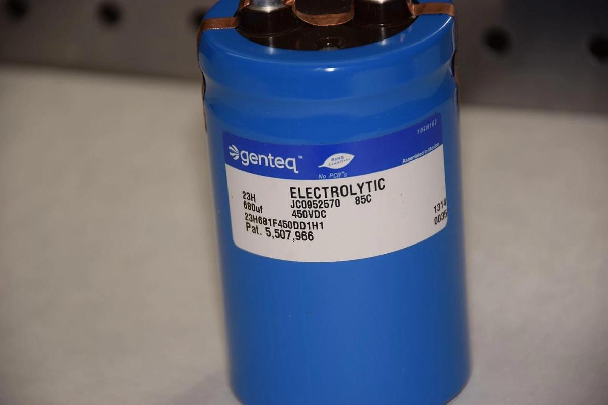 GENTEQ 23H681F450DD1H1 JC0952570 450VDC ELECTROLYTIC CAPACITOR NEW