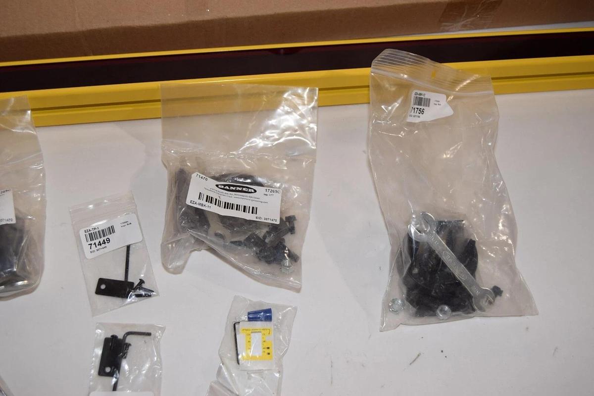 BANNER Light Curtain Set Kit 11921 SLSP30-1200P44NT 30mm Emitter & Receiver NEW