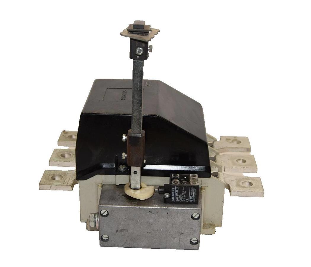 Used SIEMENS 3KE4530-0AA Front Operator Load Disconnect Switch 3 pole 1000 AMP  1000A