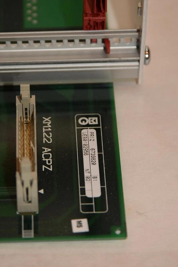 MERLIN GERIN PRIZ 72-13422-00 B1 PLC Rack Chassis 6739820 NEW-READ