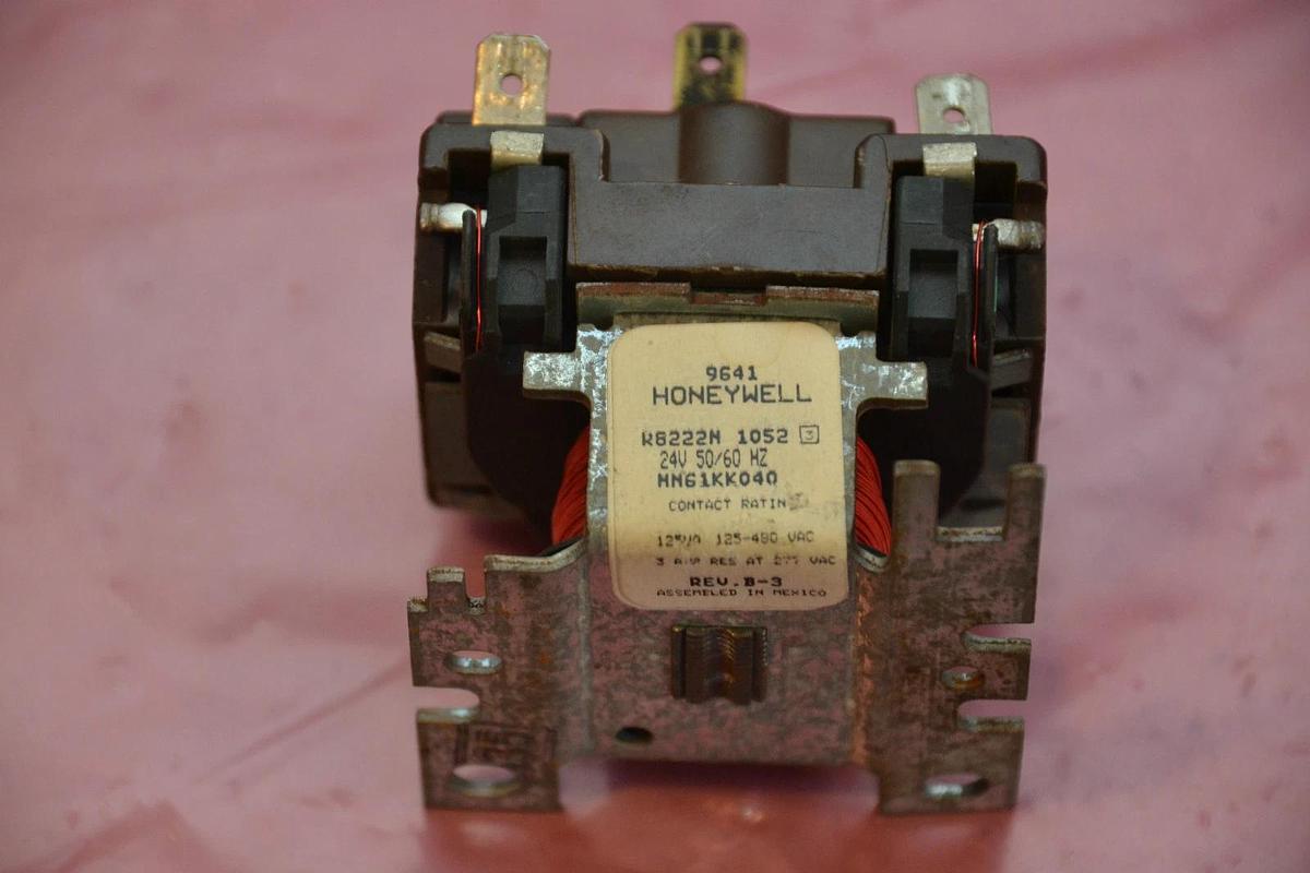 Used HONEYWELL CONTACTOR R8222N 1052 R8222N1052 R8222N-1052 24V 24 V