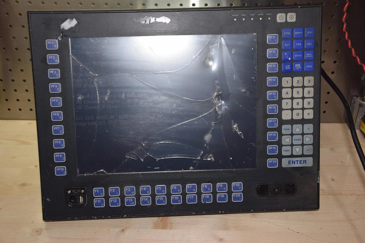 Used XYCOM 4615KPMT PM-070007 HEAVY-DUTY FLAT PANEL INDUSTRIAL PC