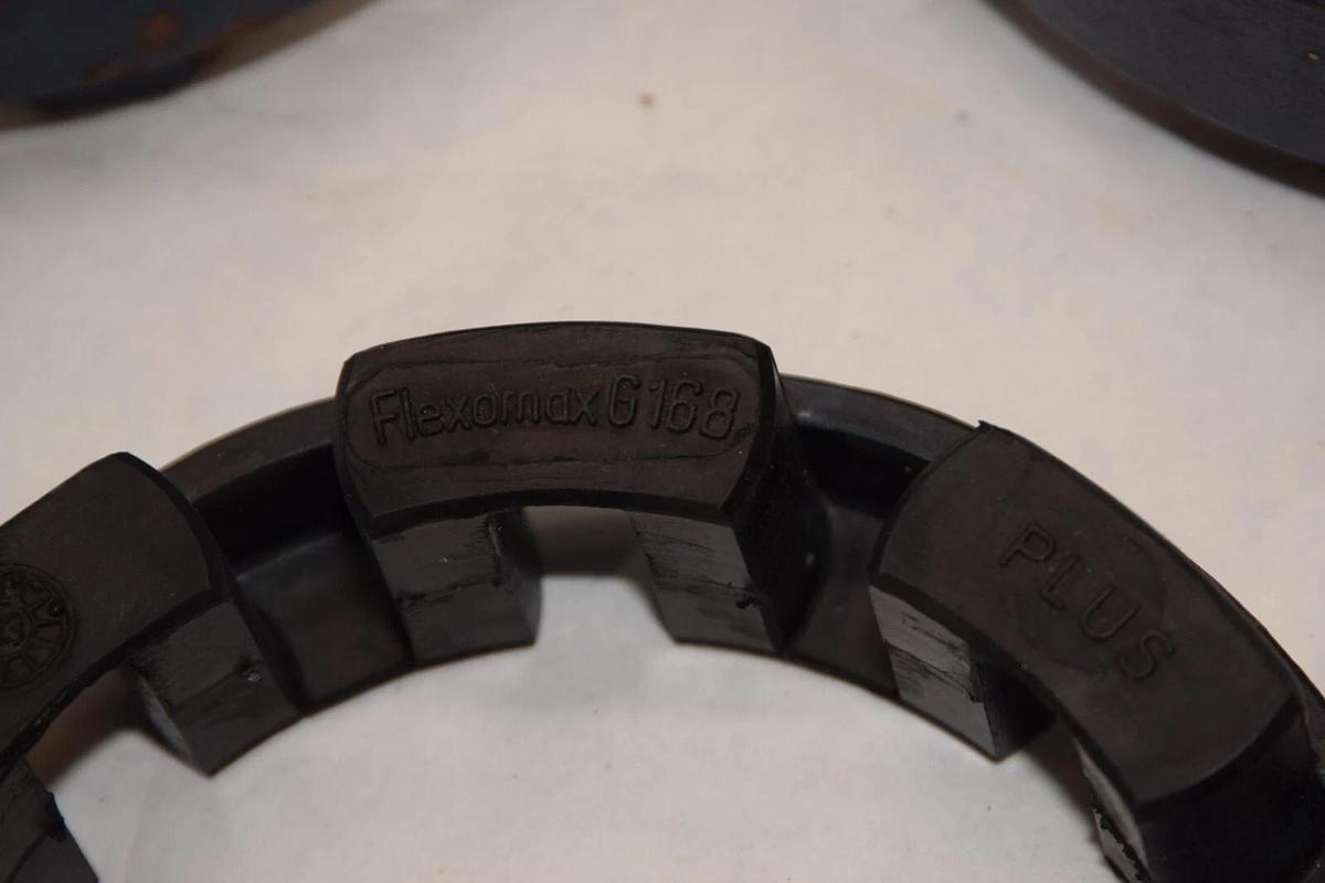 Used NEW VULKAN IR 39593322 GE168 PB85 392D 1G0168E50 2-1/8" 1-31/32" Flex Coupling