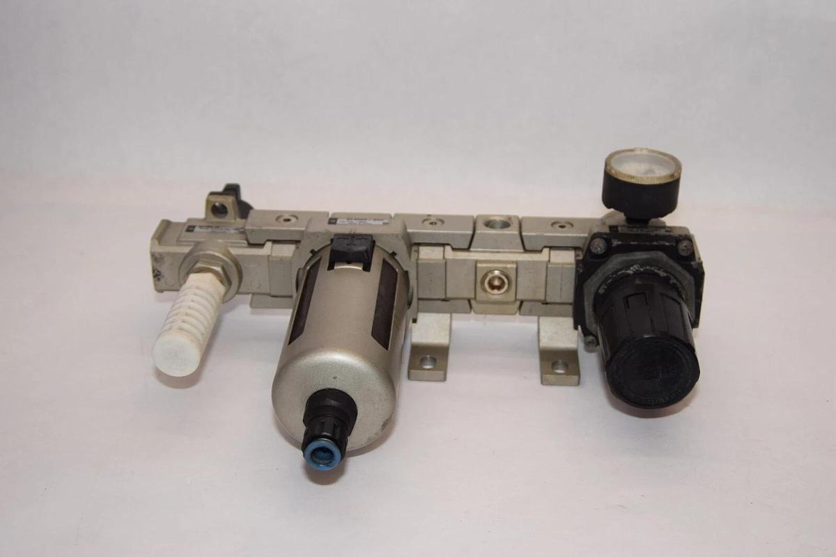Used SMC AR4050-04G , AF4000-04D , VHS4500-04 Regulator W/ Filter & Gauge Assembly