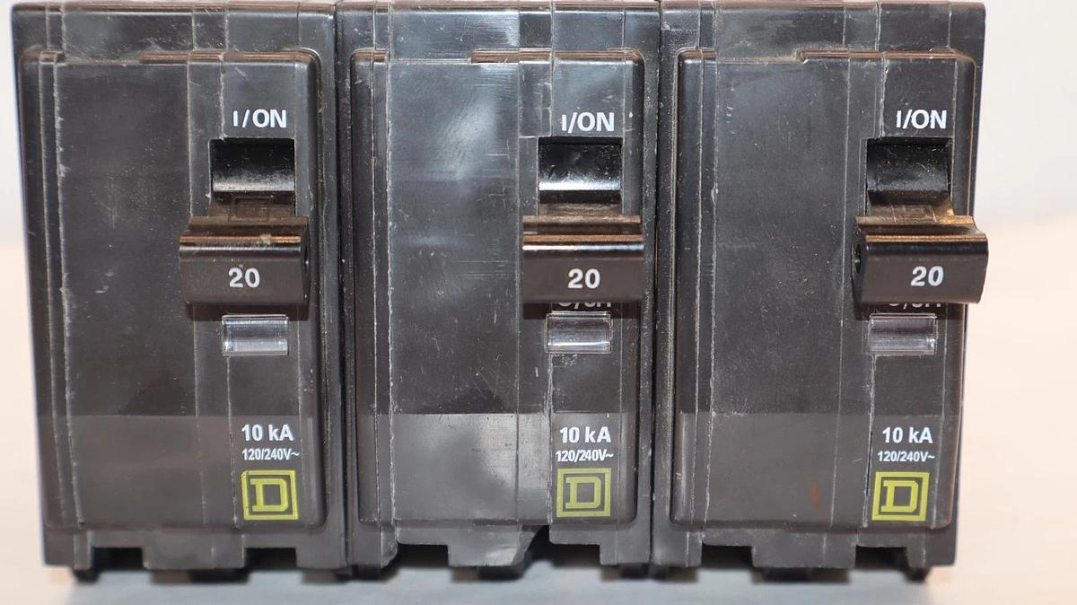 Used Square D Tipo/Q0B 2Pole 20A Amp Circuit Breaker (Lot of 3)