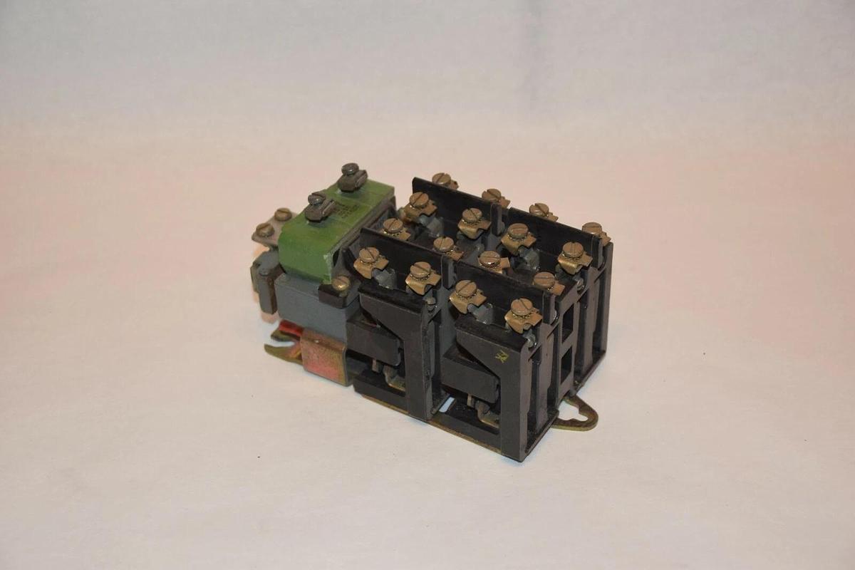 Used GE CR2810A14AG 600V 10A 115V COIL LIGHTING CONTACTOR