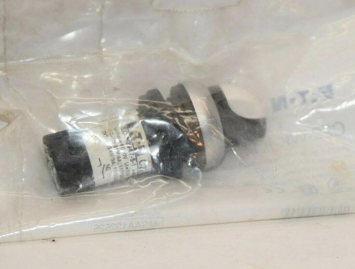 (NEW) EATON CUTLER HAMMER C22-WK-K11 C22WKK11 2 Position Selector Switch