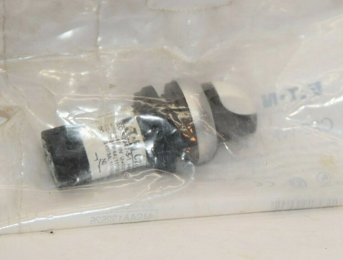 (NEW) EATON CUTLER HAMMER C22-WK-K11 C22WKK11 2 Position Selector Switch