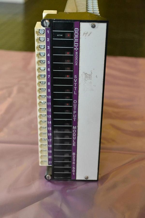 Used GOULD MODICON B236-501 AS B236 501 B236501 OUTPUT MODULE