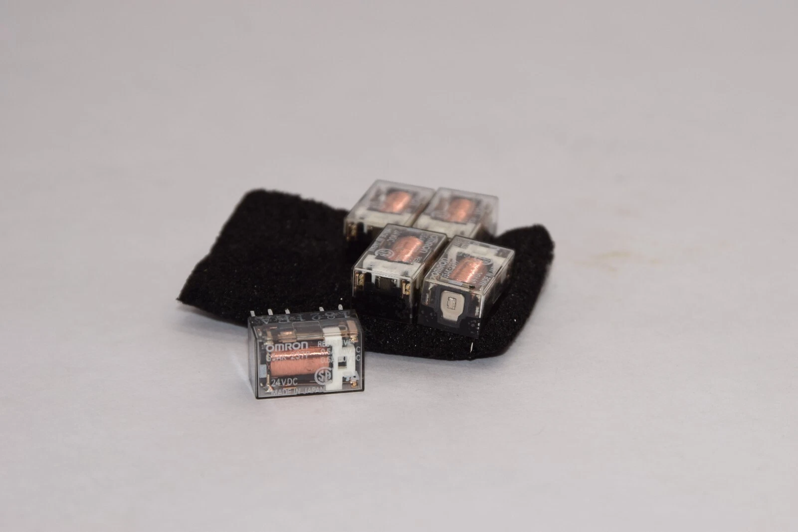 (NEW - Lot 5) OMRON G5AK237PDC24 G5AK-237P 24Vdc Relay
