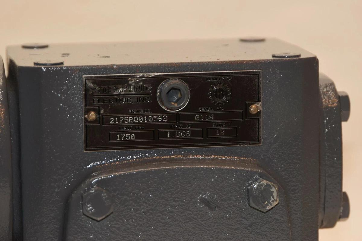 (NEW) STERLING ELEC. 2175BQ010562 10:1 7/8" Shaft Gear Box / Speed Reducer