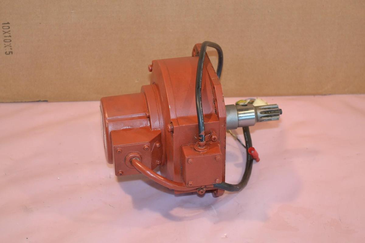 Used Yaskawa AC Servo Motor USAPEM-07YR21 043 513W 25kg.cm 2000r/m USAPEM-07YR21043