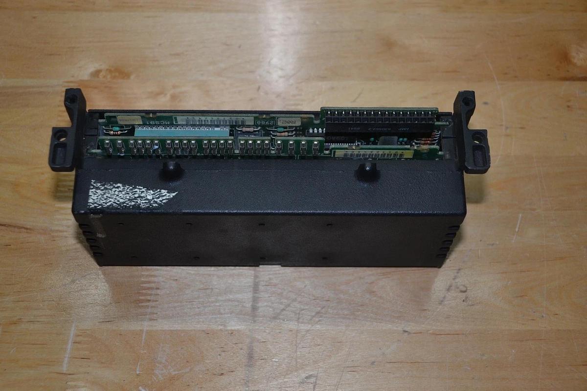 Used GE Fanuc Block IC660 EBD020C IC660EBD020C 24/48vdc16src 24/48vdc 16src