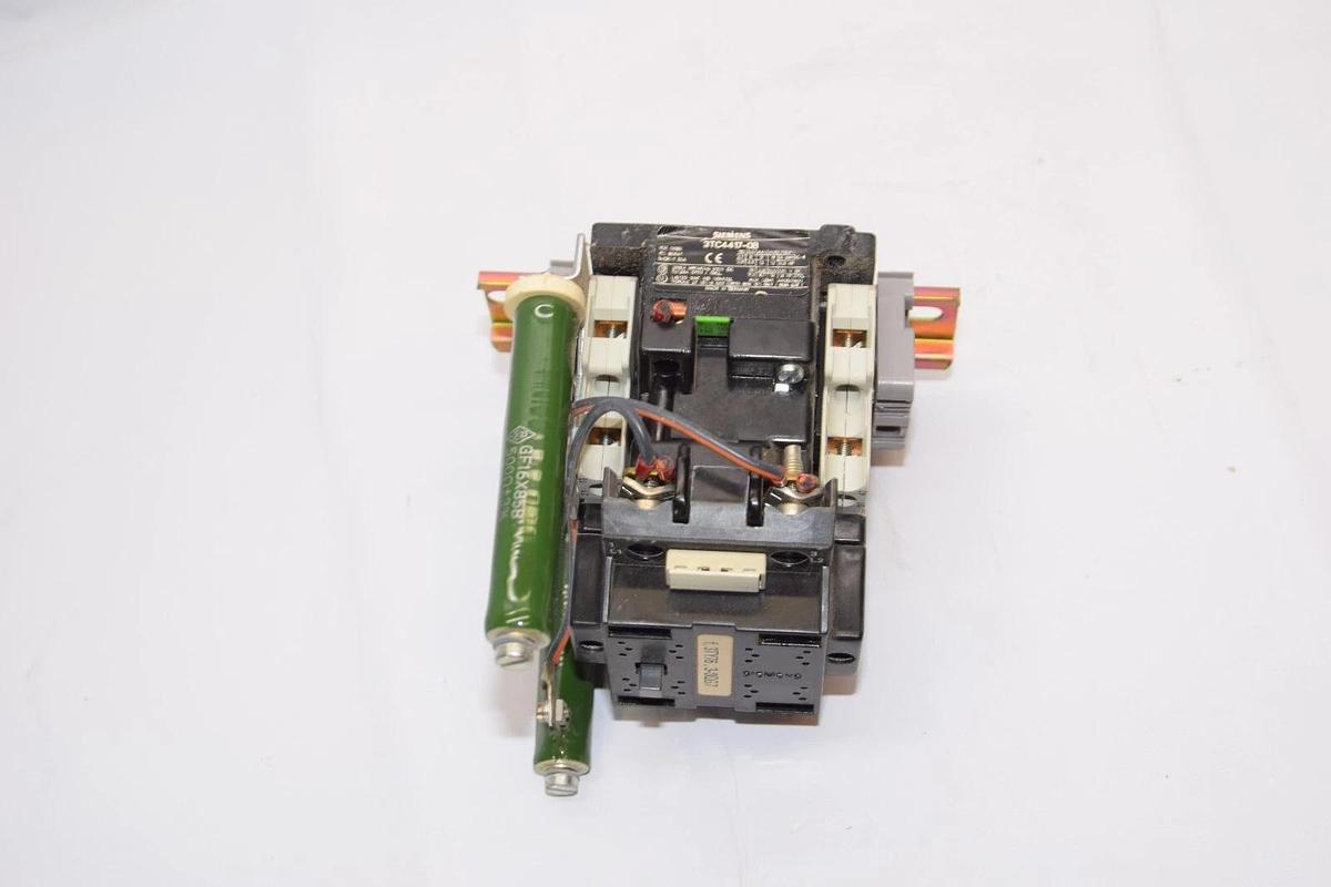 Used SIEMENS 3TC4417-0B 32/29A 2P 600V Contactor 110V 50/60Hz Coil