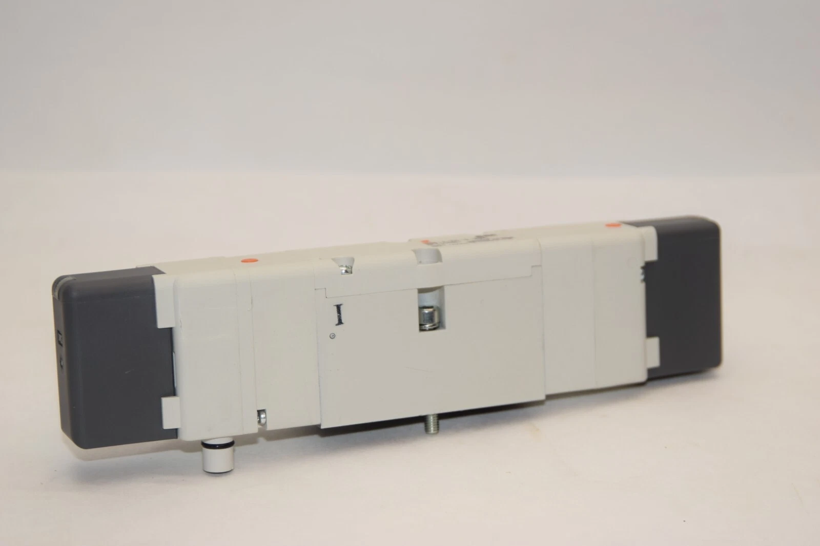 (NEW) SMC VSS8-4-FIG-D-3VZR 0-1.0MPa / 0.15-1.0MPa Solenoid Valve