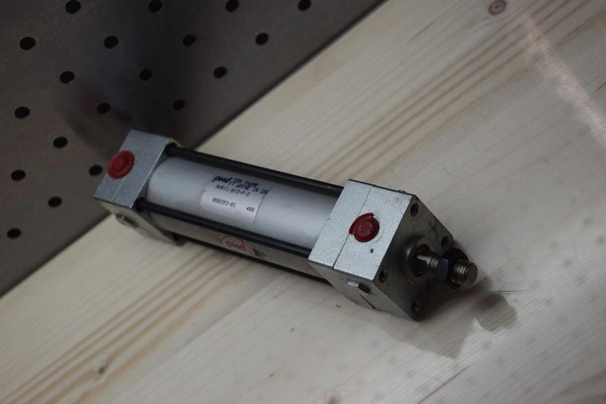 PHD Pnuematic Cylinder AVR11/8X3-P-D AVR11/8X3PD *NEW*