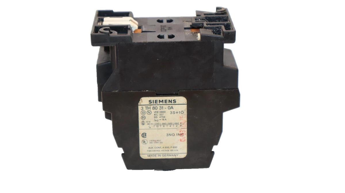 Siemens 3TH80 31-0AN1, 3TH8031 0AN1 220V 50/60Hz Contactor (New)
