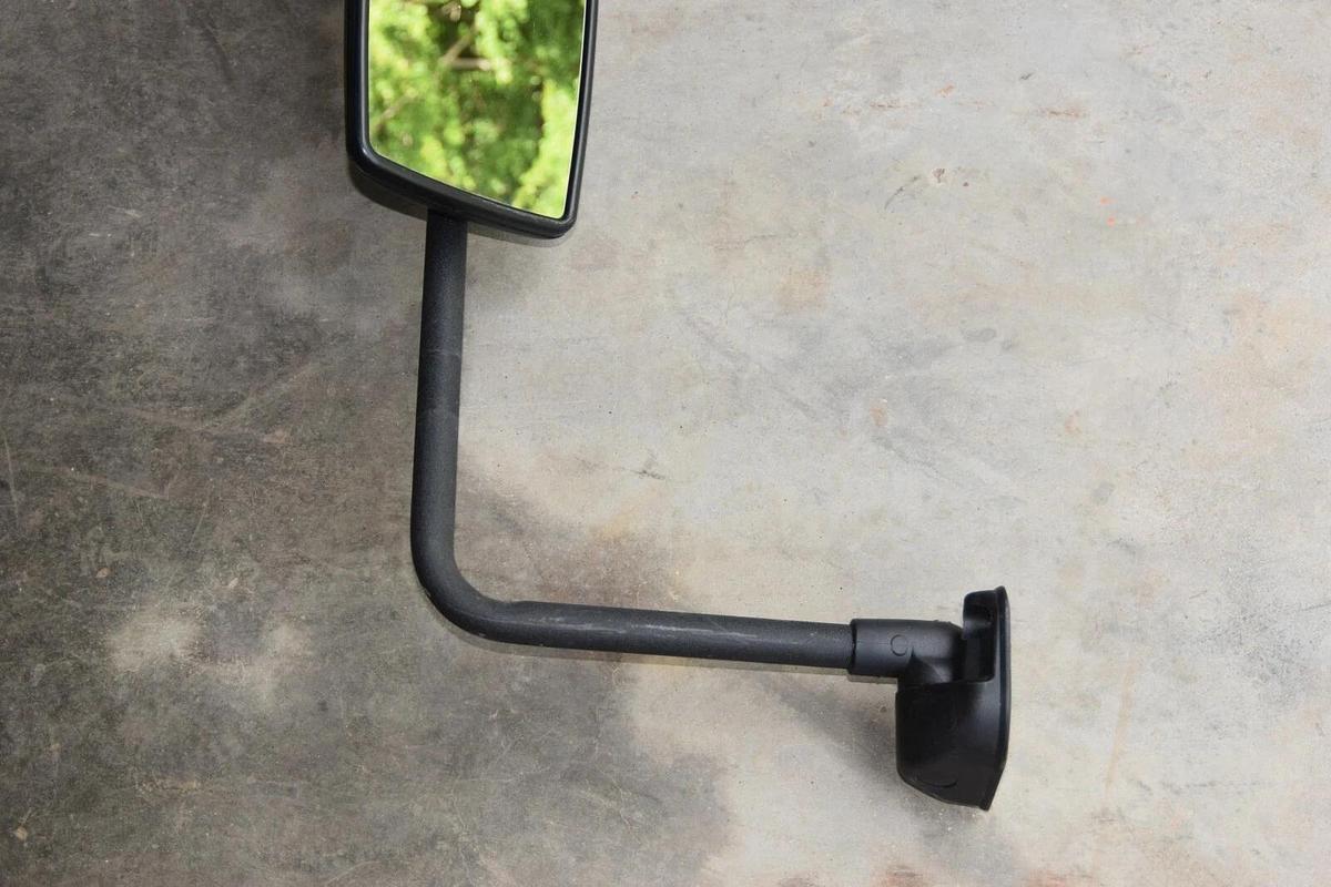 Used INTERNATIONAL 3561587C98 594052003MX BLK LH Mirror Assembly Cab/Door