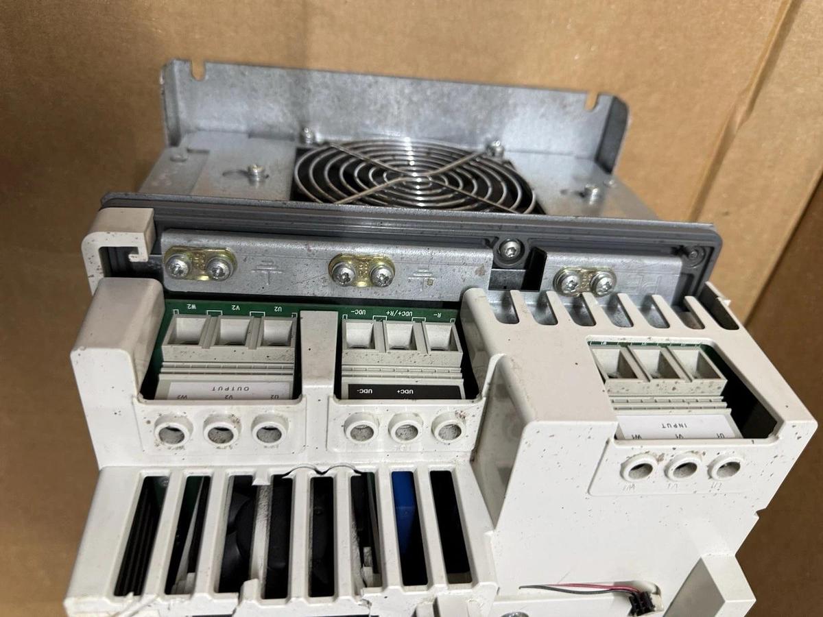 Used ABB ACS800-U1-0020-2+K458+L502+L503+N660(READ)