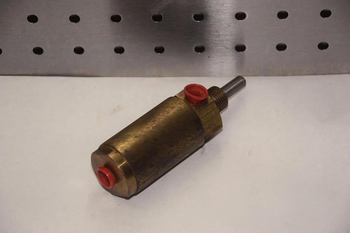 AIRMATIC 11205-01 1" STROKE 5/16" BORE SINGLE ACTION CYLINDER NEW