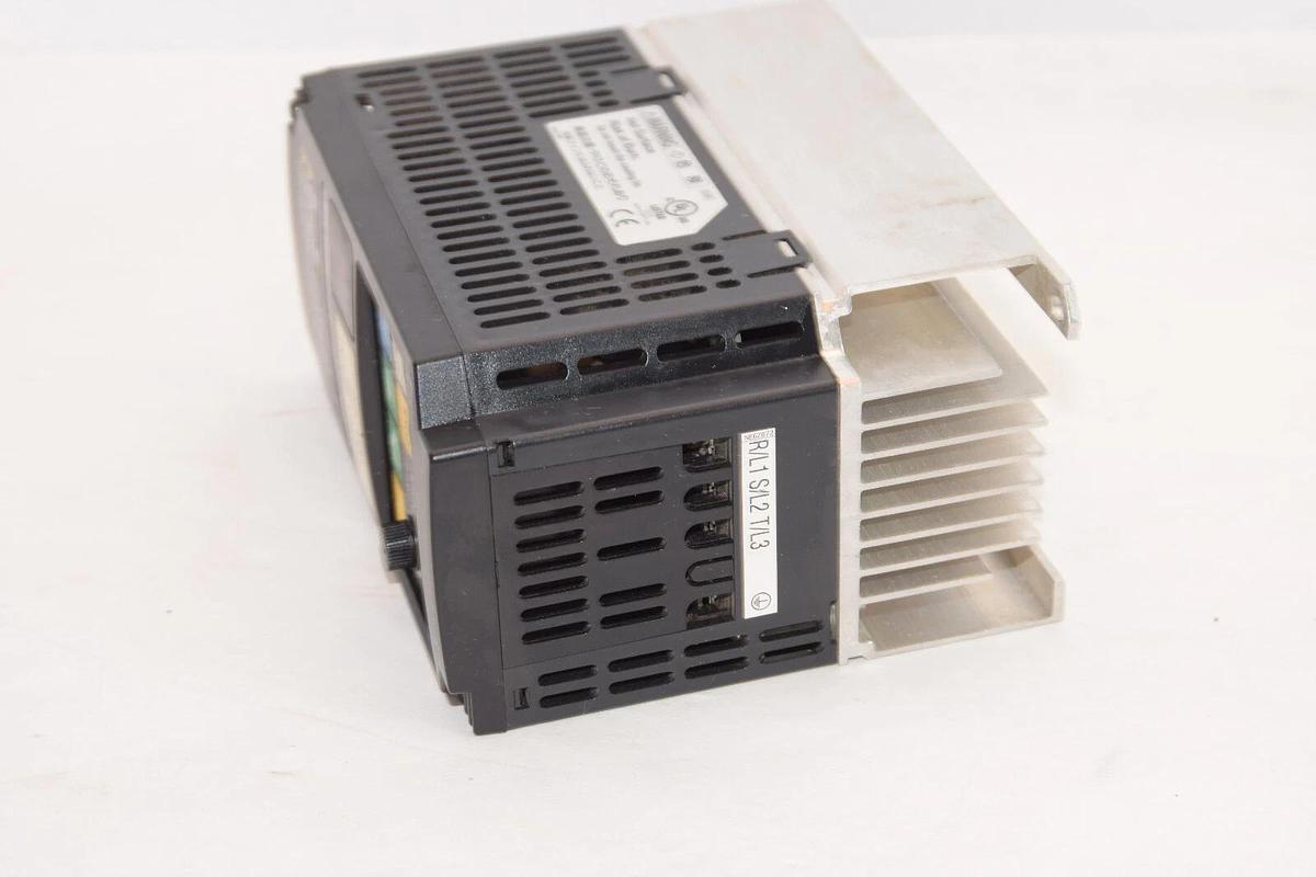 Used OMRON 3G3JX-A2007 200V 3 Phase 0.75kW Sysdrive Inverter