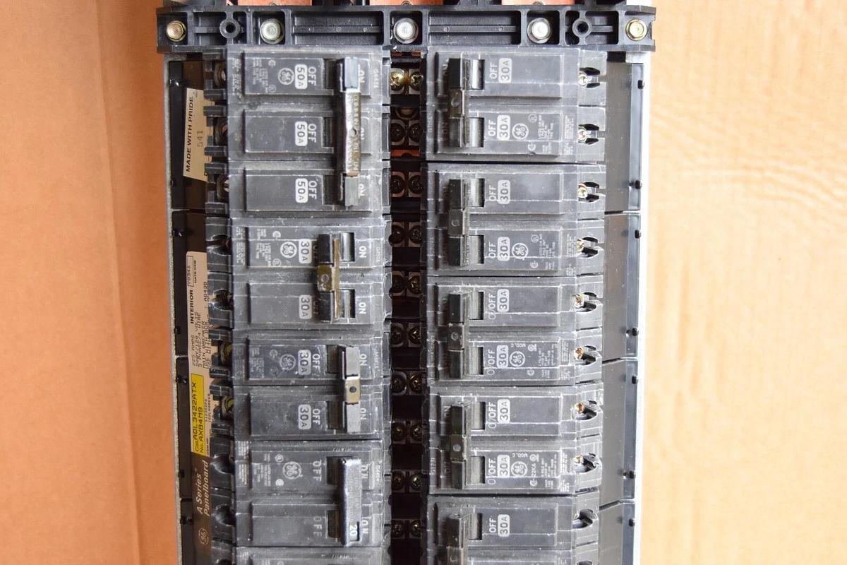 Used General Electric GE A Series 225A Panelboard Interior AQL3422ATX AXB4M9 3ph 4w