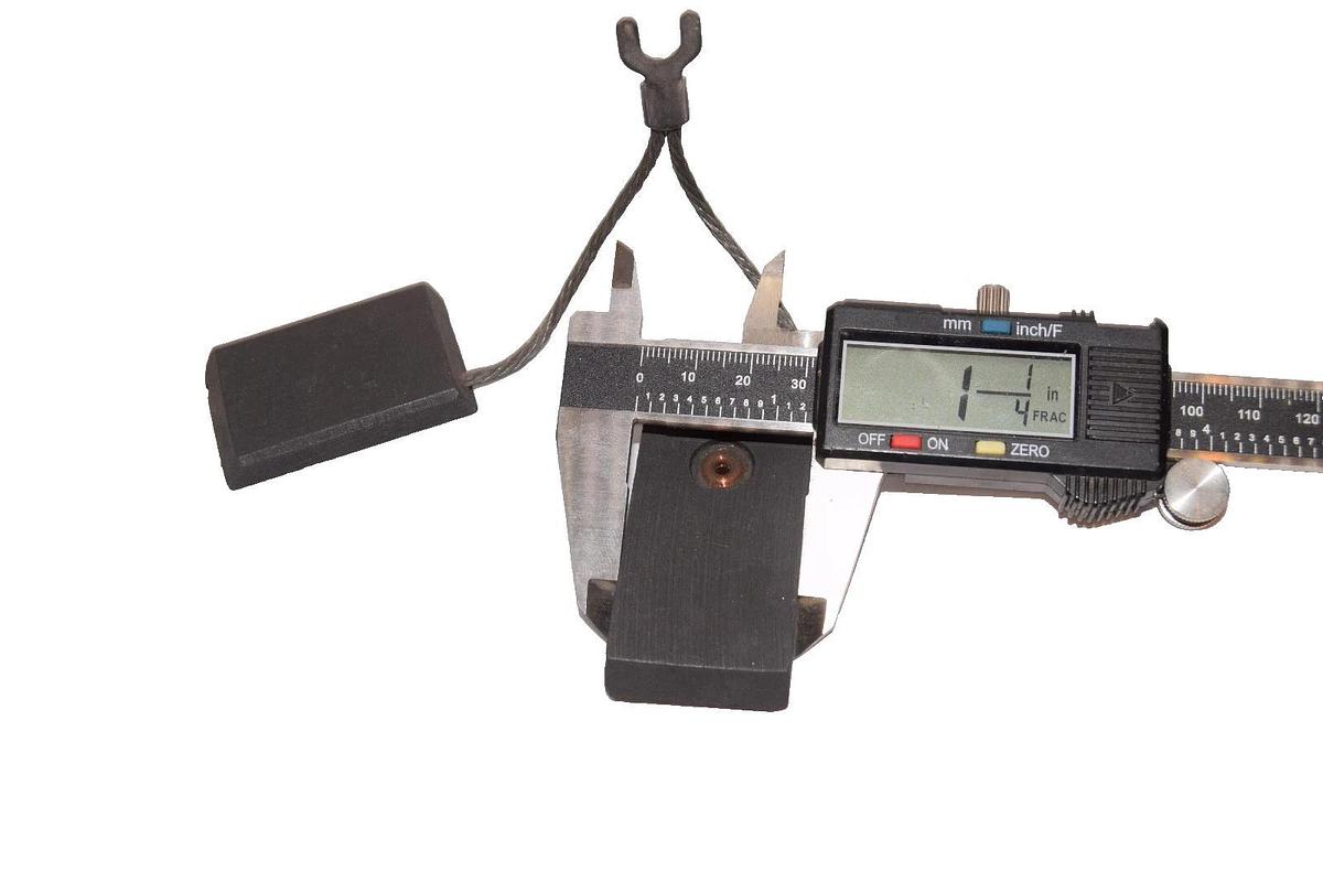 Southern Carbon Motor Brush 935 1-1/4" x 5/16" x 2-1/4"  (NEW Lot of 5)