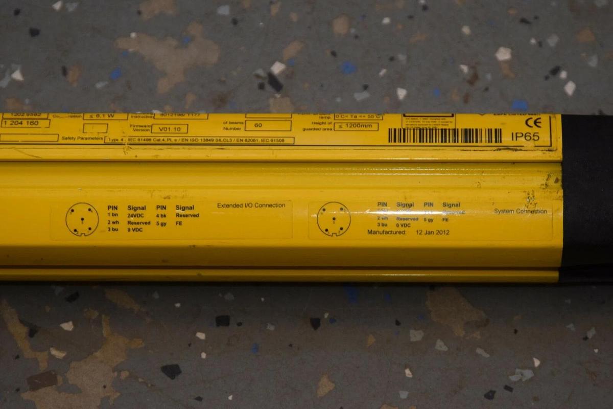 Used SICK XC40S-1203A0A00BA0 C4000 Series 1200mm 24Vdc  Light Curtain Sender