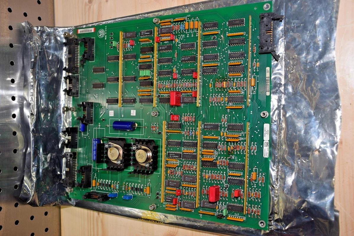 Used ALLEN BRADLEY 163436 M003574951 163431 Rev 01 0402 CAT Oem# 112990