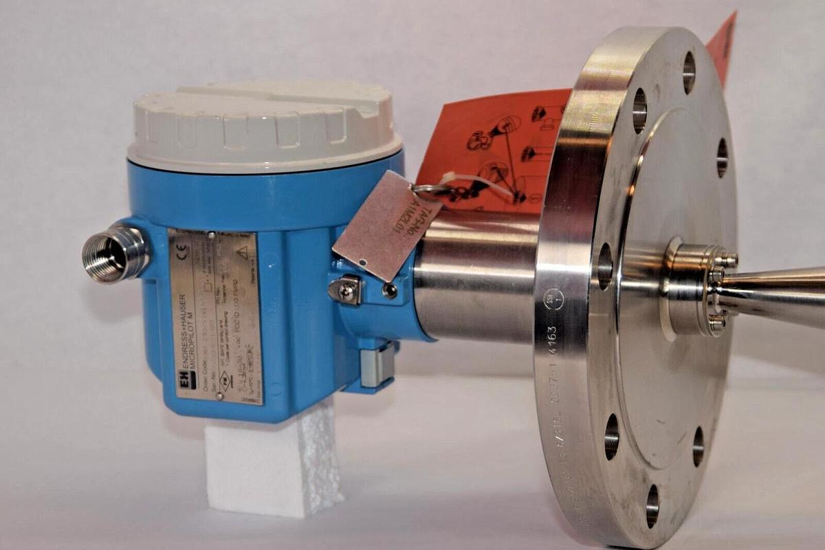 Used ENDRESS + HAUSER Level Radar Micropilot FMR240 FMR240-S5V1APJBA4Y 4" (used)
