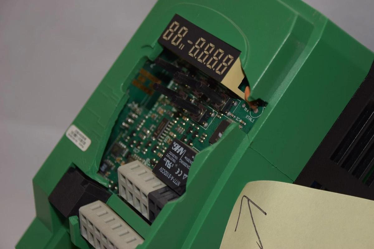 Used EMERSON SKBD200150 2.0Hp Commander SK AC Drive *Chipped*