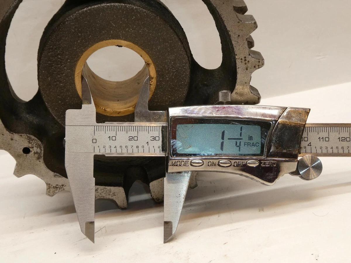 (NEW) REX 815-23T 815-23Tx1-1/4 401-161 1-1/4" Bore 23 Teeth Sprocket