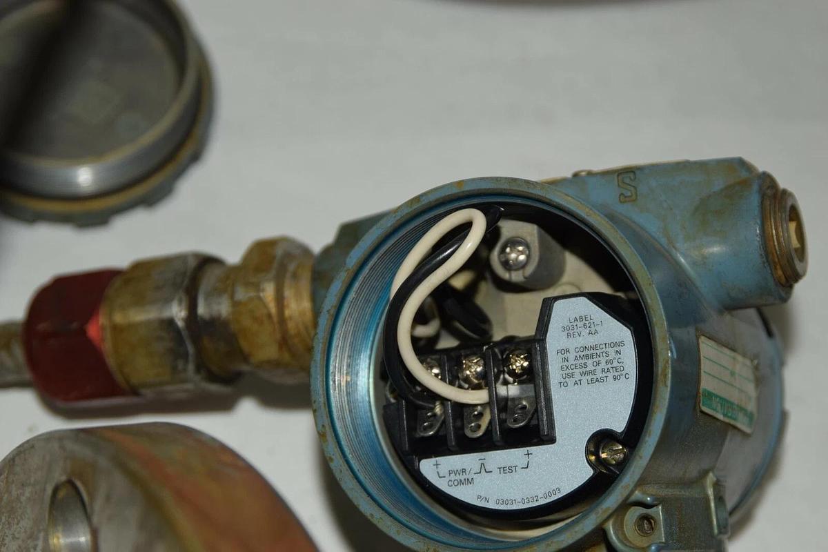 Used ROSEMOUNT Smart Family 03031-0001-0002 03031-0761-0022 Pressure Transmitter