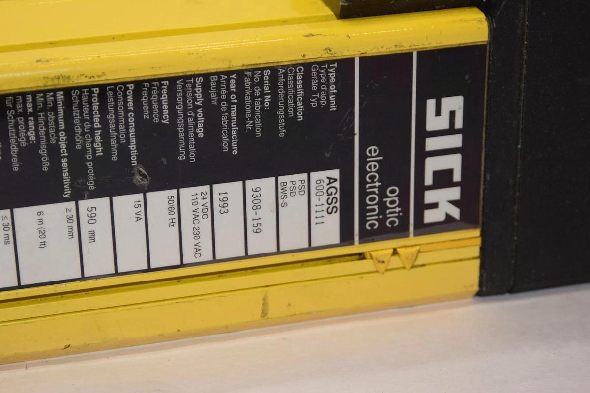 Used SICK Light Curtain AGSS 600-1111 590mm 50/60Hz AGSS600-1111