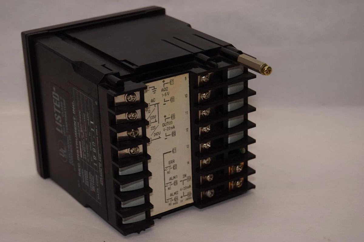 Used RKC INSTRUMENT INC. REX-F9 110/12V or 220/240V Electronic Temperature Controller