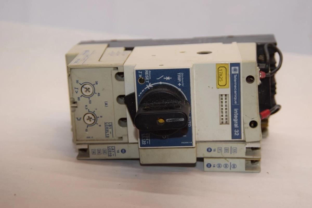Used TELEMECANIQUE LD4-LC130 With LB1-LC03L13 Motor Starter LA1-LC010 Contact *Crack*