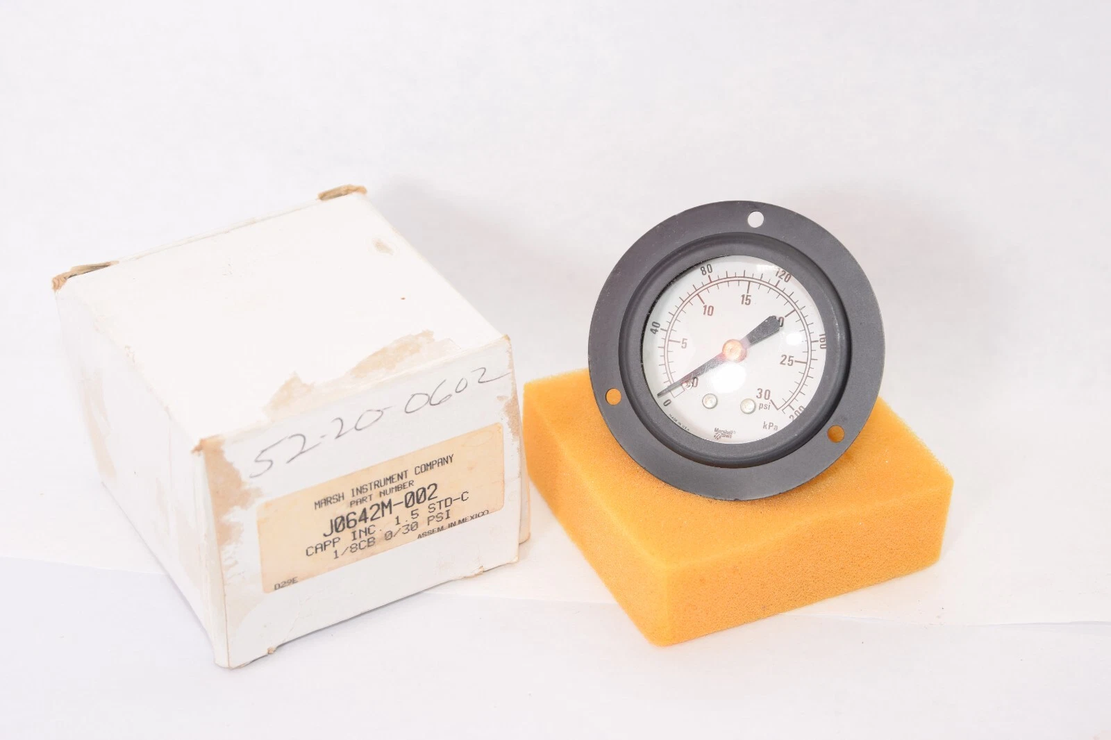 (NEW) MARCH INSTRUEMNT J0642M-002 1.5" Face 0-30psi 1/8" NPT Pressure Gauge