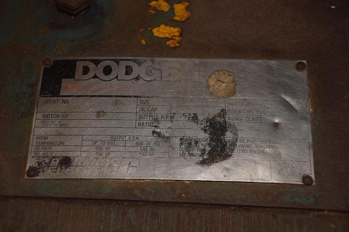 Used DODGE TM DR300 INLINE GEAR REDUCER 25.6:1 RATIO 7.42 HP T10309 XL