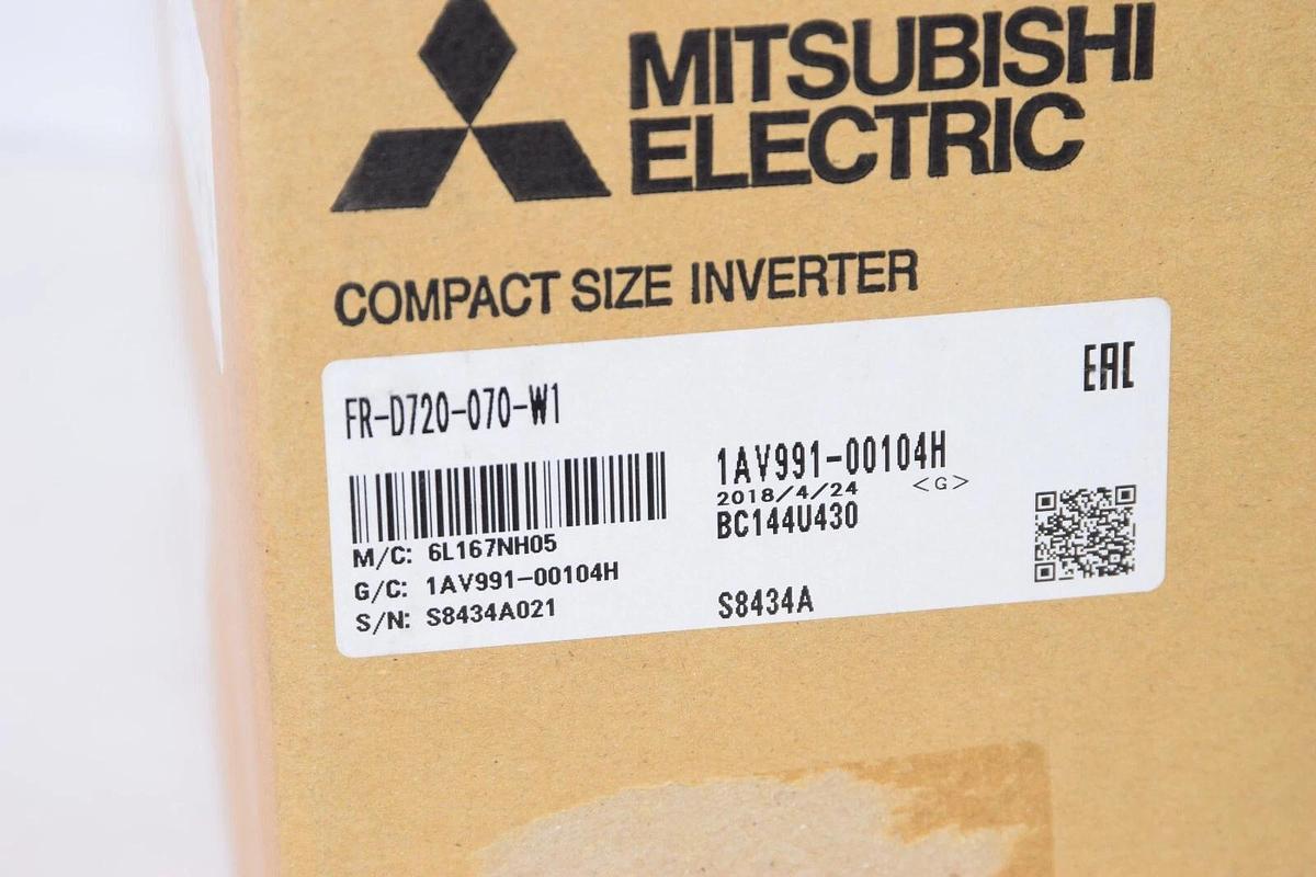 MITSUBISHI ELECTRIC FR-D720-070-W1 200V D700 Compact Size Inverter D700 (NEW)