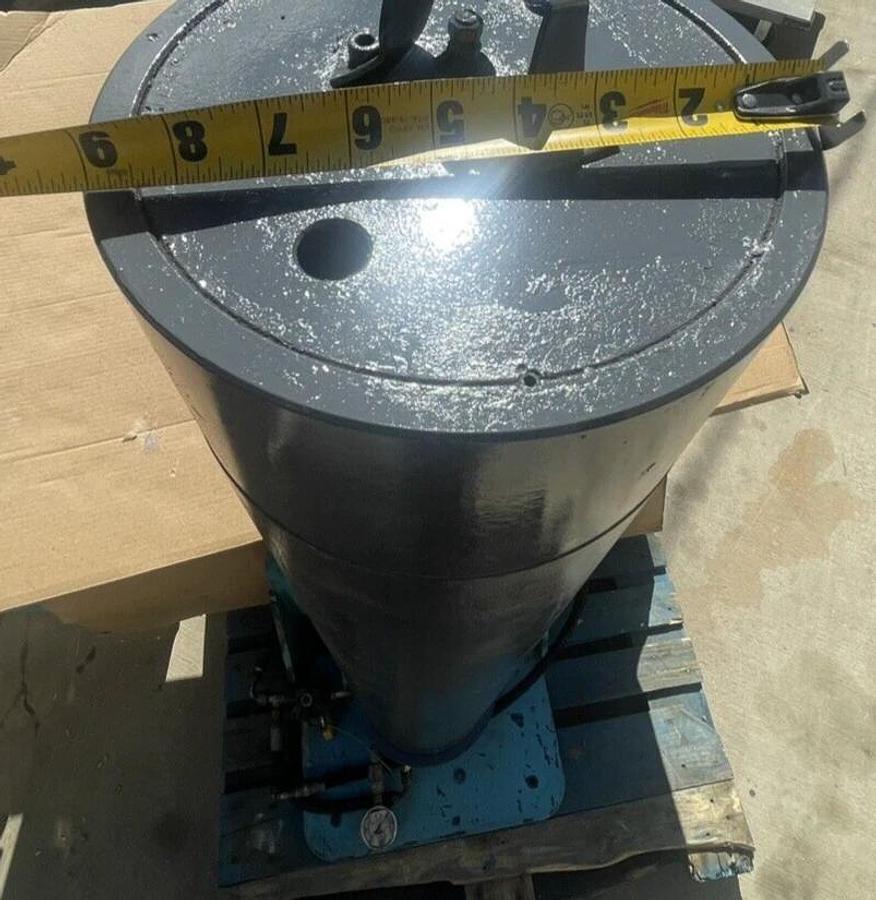 Used Large industrial hyd. Accumulator, Hydraulic Accumulators, 55" x 9"